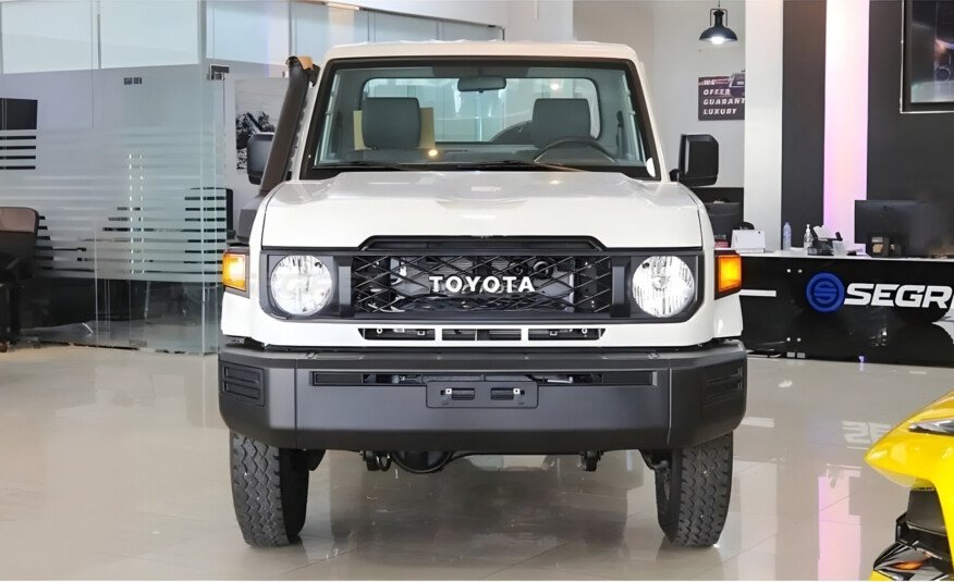 2024 TOYOTA LAND CRUISER 70 LC79 Pick Up 2DR 4.2L Diesel MT